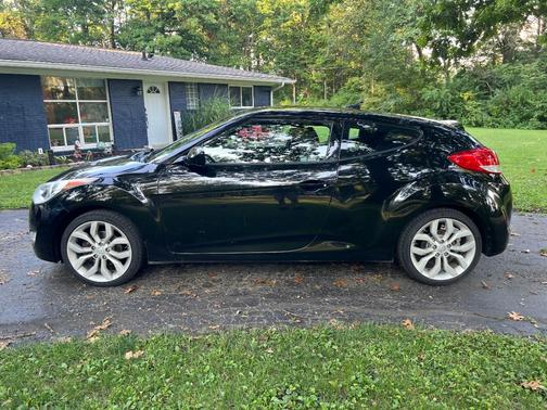 Black 2013 Hyundai Veloster Base