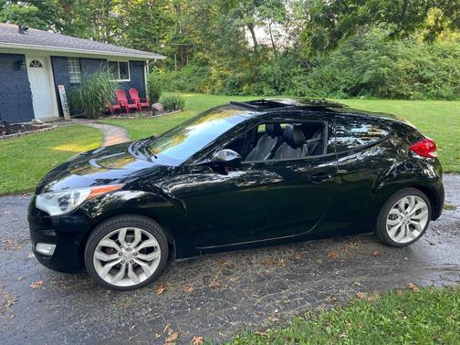 Black 2013 Hyundai Veloster Base