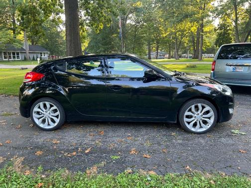 Black 2013 Hyundai Veloster Base