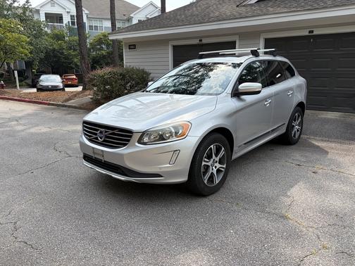 Gray 2015 Volvo XC60 T6