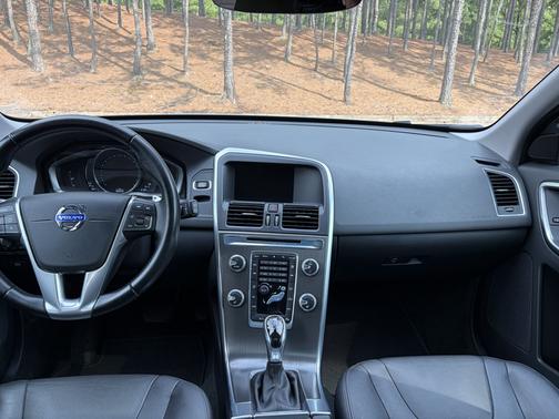 Gray 2015 Volvo XC60 T6