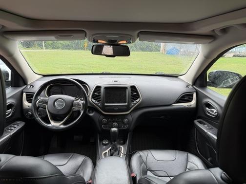 Black 2015 Jeep Cherokee Limited