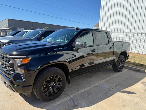 Black 2025 Chevrolet Silverado 1500 Custom