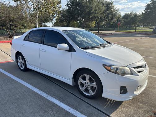 White 2013 Toyota Corolla S