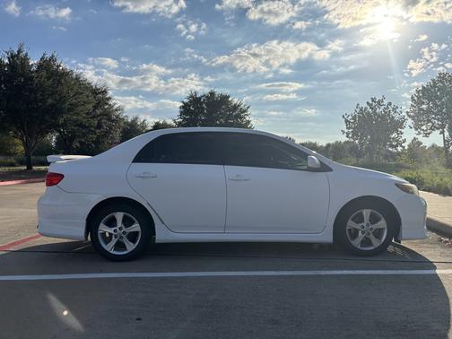 White 2013 Toyota Corolla S