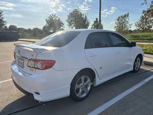 White 2013 Toyota Corolla S