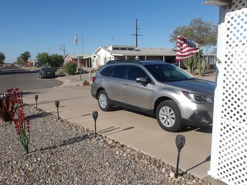 Gold 2018 Subaru Outback 2.5i Premium