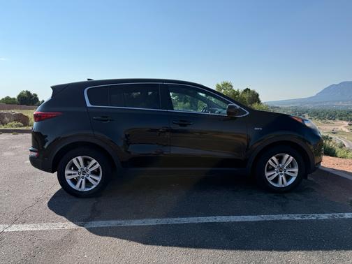 Black 2018 Kia Sportage LX