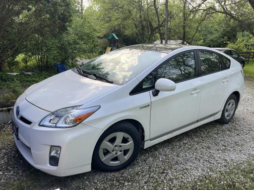 2010 Toyota Prius III