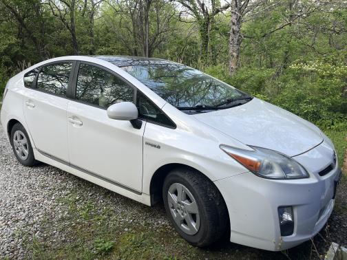 2010 Toyota Prius III