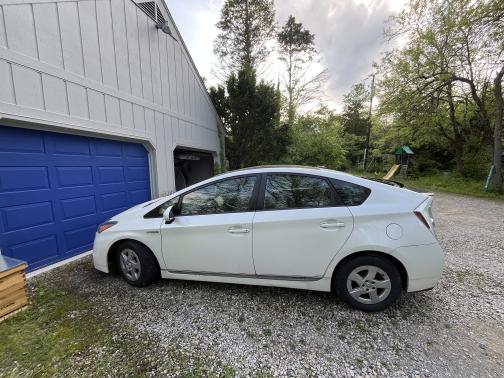 2010 Toyota Prius III