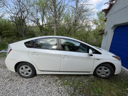 2010 Toyota Prius III