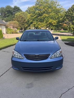 Blue 2002 Toyota Camry XLE