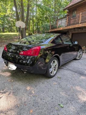 Black 2009 INFINITI G37x Base