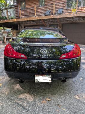 Black 2009 INFINITI G37x Base