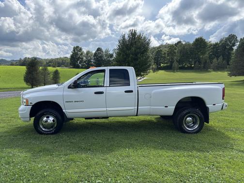 Black 2005 Dodge Ram 3500 Laramie Quad Cab DRW