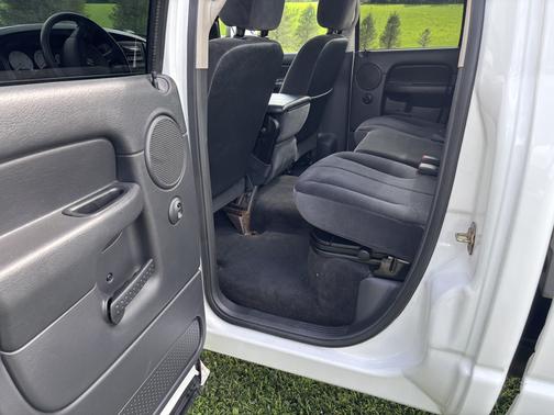 Black 2005 Dodge Ram 3500 Laramie Quad Cab DRW