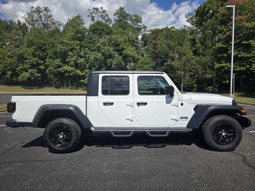 2023 Jeep Gladiator Sport S 