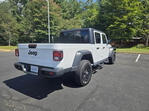 2023 Jeep Gladiator Sport S 
