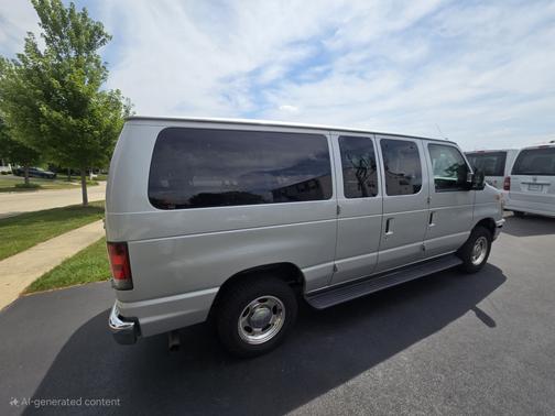 2010 Ford E350 Super Duty XL