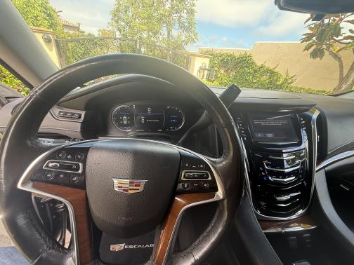 2018 Cadillac Escalade ESV Luxury