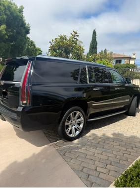 2018 Cadillac Escalade ESV Luxury