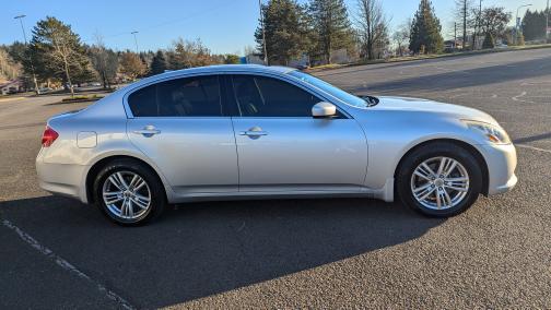 2011 INFINITI G37x Base
