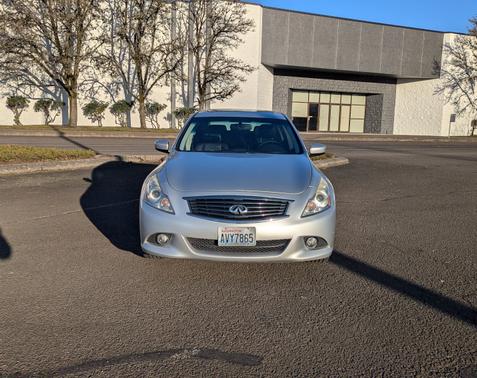 2011 INFINITI G37x Base
