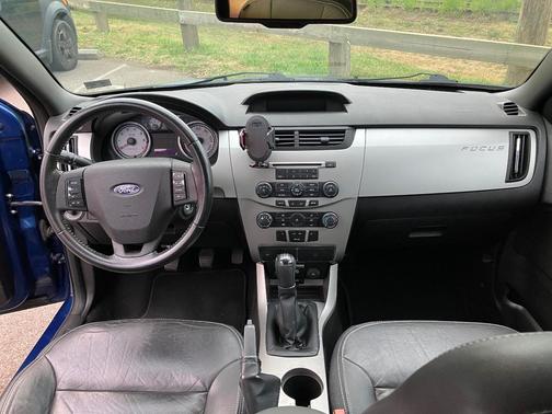 Blue 2008 Ford Focus SES
