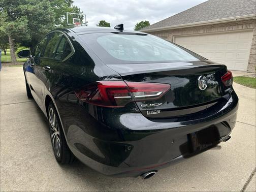 Black 2018 Buick Regal Sportback Essence