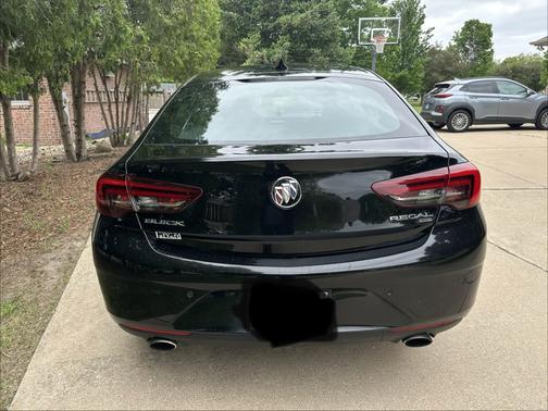 Black 2018 Buick Regal Sportback Essence