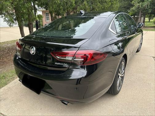 Black 2018 Buick Regal Sportback Essence