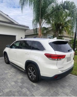 White 2018 Toyota Highlander XLE