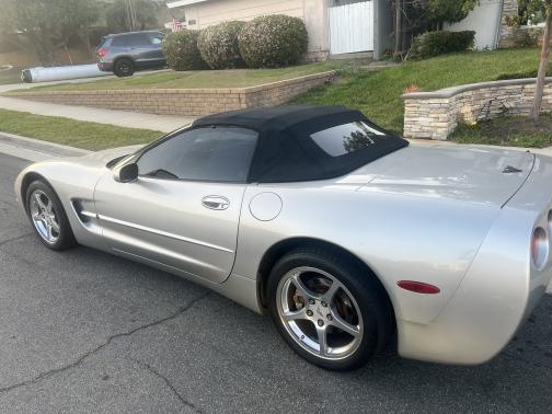 2004 Chevrolet Corvette Base