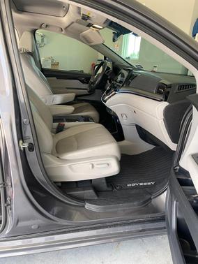 Gray 2018 Honda Odyssey Elite