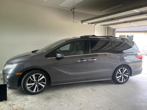 Gray 2018 Honda Odyssey Elite