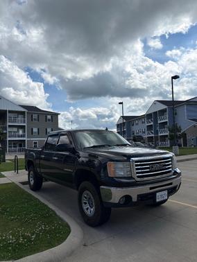 Black 2009 GMC Sierra 1500 SLT Crew Cab