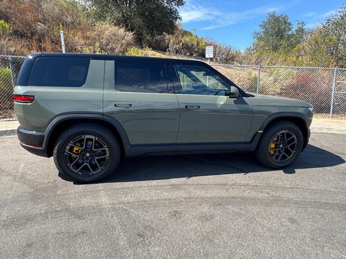 Green 2027 Rivian R2 Performance