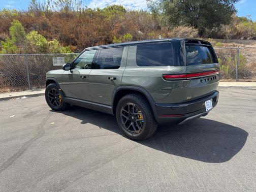 Green 2027 Rivian R2 Performance