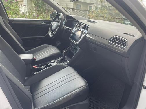 White 2022 Volkswagen Tiguan 2.0T SE