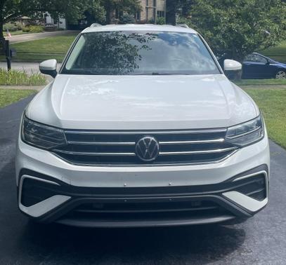 White 2022 Volkswagen Tiguan 2.0T SE