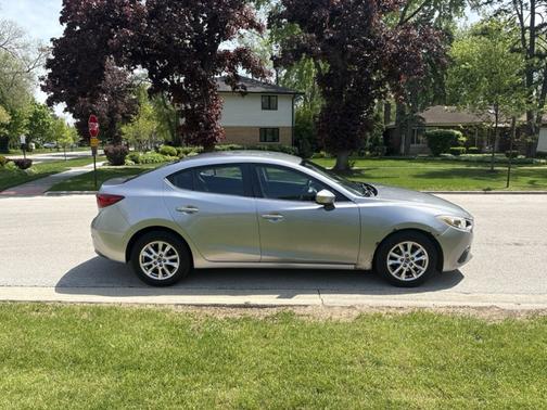 Silver 2016 Mazda Mazda3 i Sport