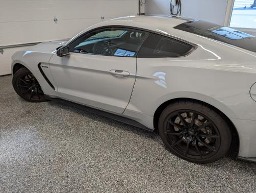 Photo 3 of 17 of 2016 Ford Shelby GT350 Base