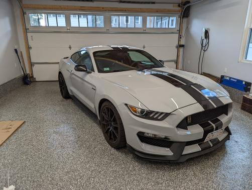 Photo 1 of 17 of 2016 Ford Shelby GT350 Base