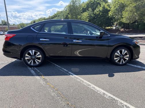 Black 2019 Nissan Sentra SV