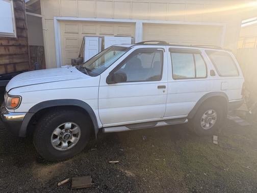 1998 Nissan Pathfinder SE-V6 4WD