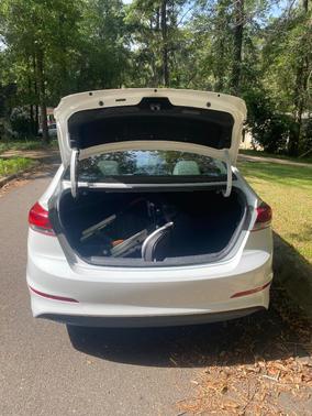 White 2018 Hyundai ELANTRA SEL