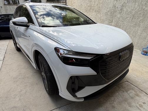 2025 Audi Q4 e-tron 55 Premium Plus