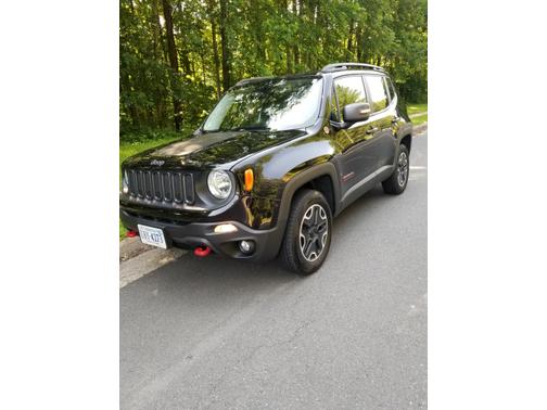 Photo 1 of 9 of 2016 Jeep Renegade Trailhawk