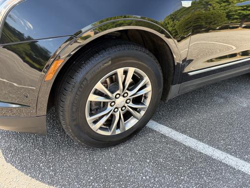 Black 2022 Cadillac XT5 Premium Luxury
